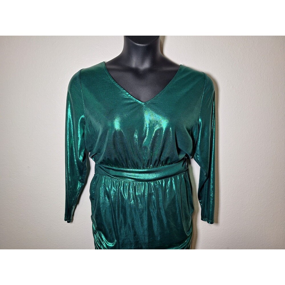 Torrid LIQUID KNIT LONG SLEEVE METALLIC GREEN BODYCON DRESS Size 00 NWOT - Picture 3 of 7